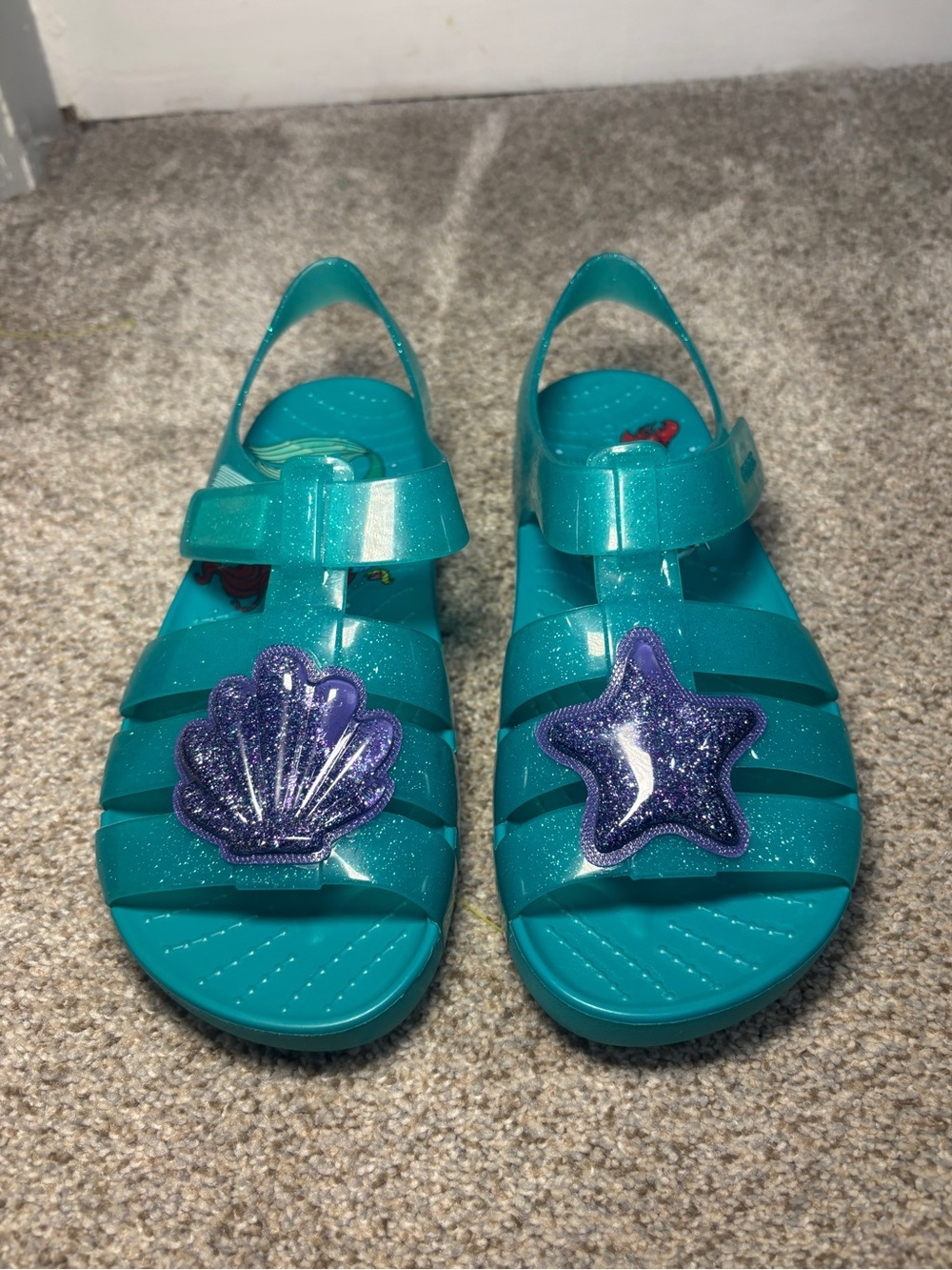 NEW Crocs Disney The Little Mermaid Ariel Isabella Glitter Jelly Sandals Teal J3 - Picture 6 of 6